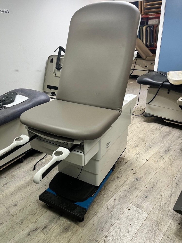Midmark Ritter 224 Exam Table mint