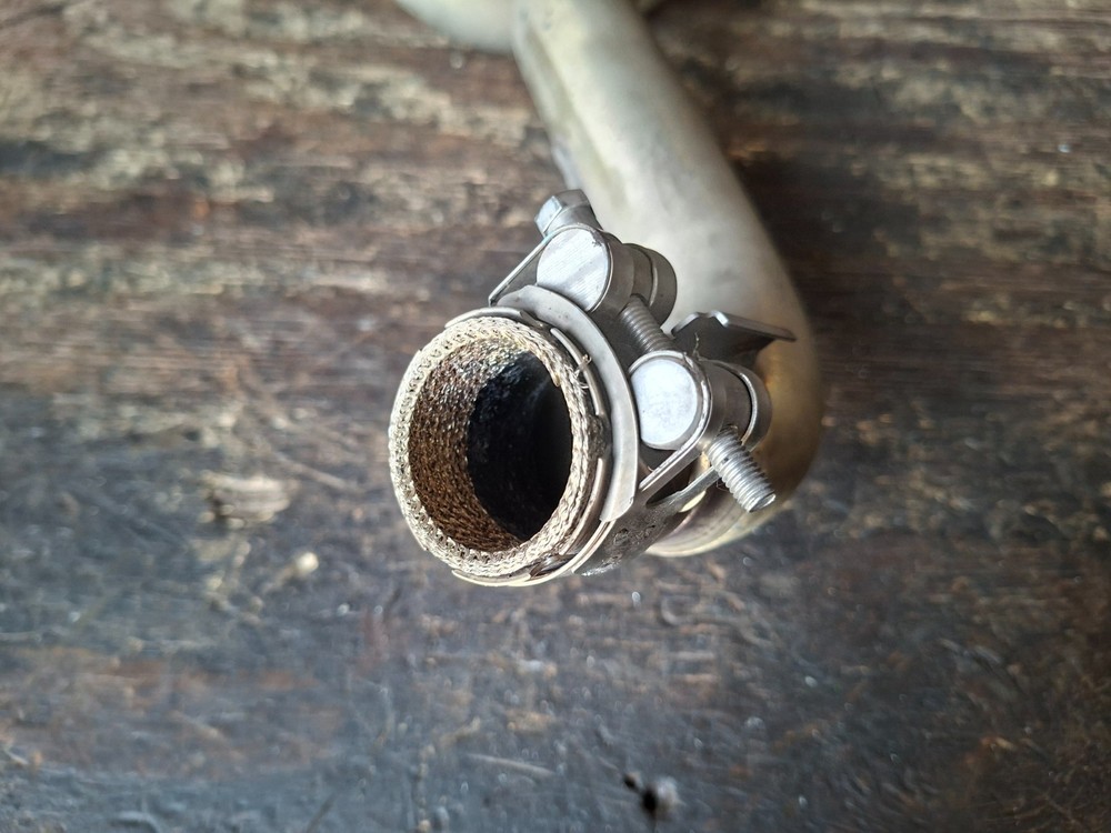 Triumph Speed Triple 1050 - Exhaust Link Pipe