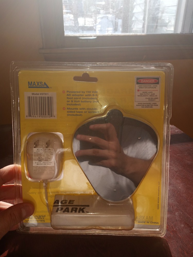 Maxsa Park Right Garage Laser Park