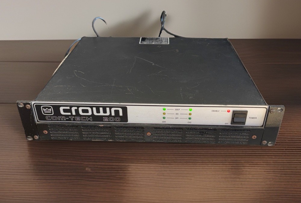Crown Com-Tech 200 amplifier. Powers On Untested