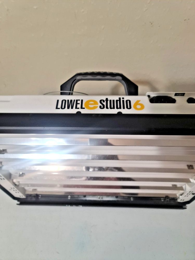 Lowel E-Studio 6 Fluorescent Light w/ Power Cord