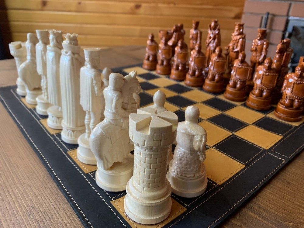 Hand Carved Walnut Maple Wood Chess Pieces