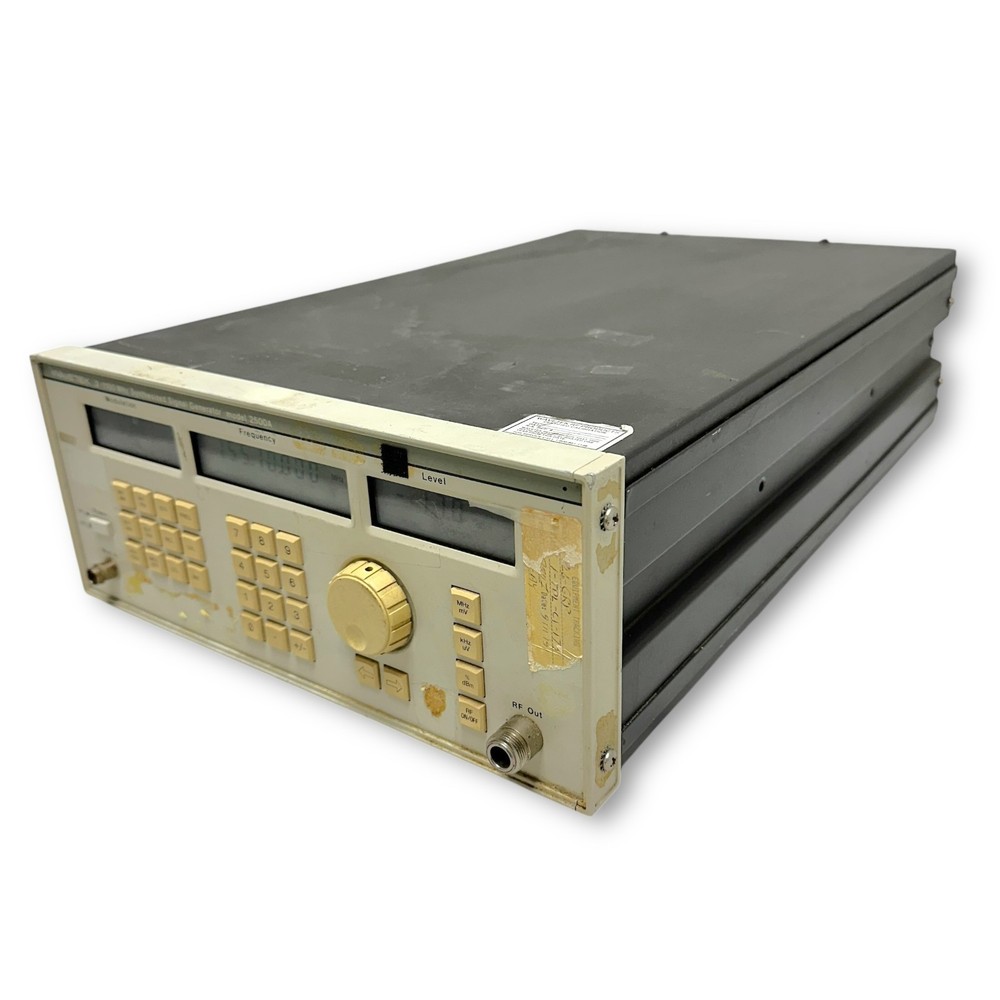 Wavetek 2500A Synthesized Signal Generator .2 - 1100 MHz - Powers On / Tested