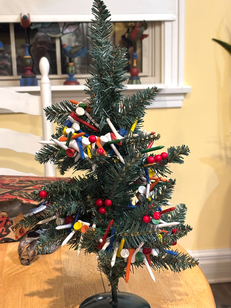 18 Inch Golf Tee Decorated Christmas Tree