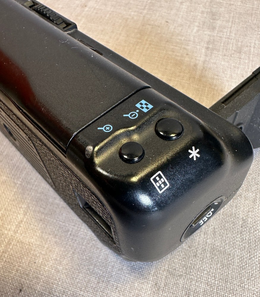 Genuine Canon BG-E2 Camera Battery Grip for EOS 20D 30D 40D 50D
