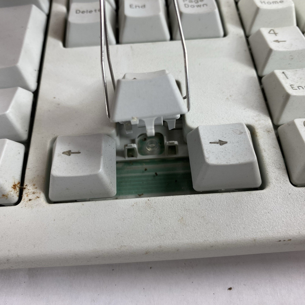 Zenith Data Systems E05009001 163-0098-01-00 Keyboard