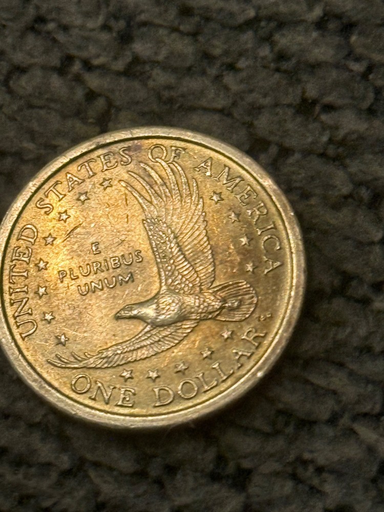 Usada moneda de un dolar 2000 d