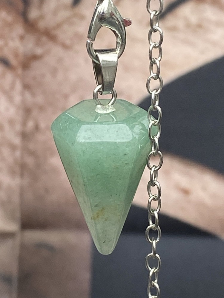 MAGICAL STONE PENDULUMS  DIVINATION METAPHYSICAL