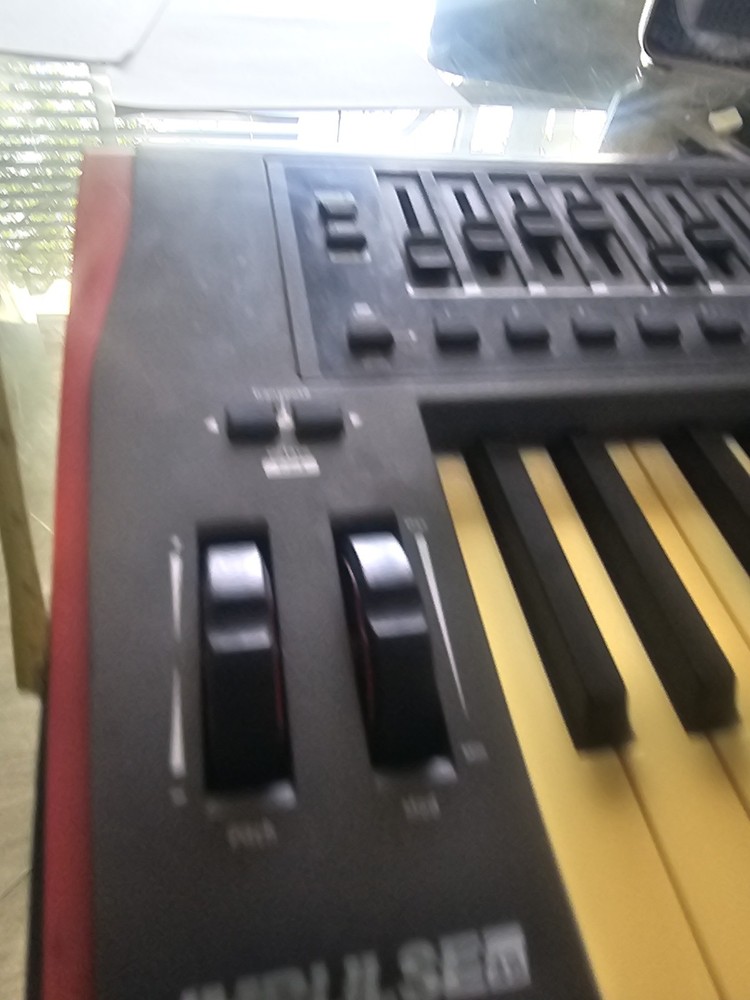 Novation Impulse 49 USB MIDI Controller – 49 Keys with Pads (Used)