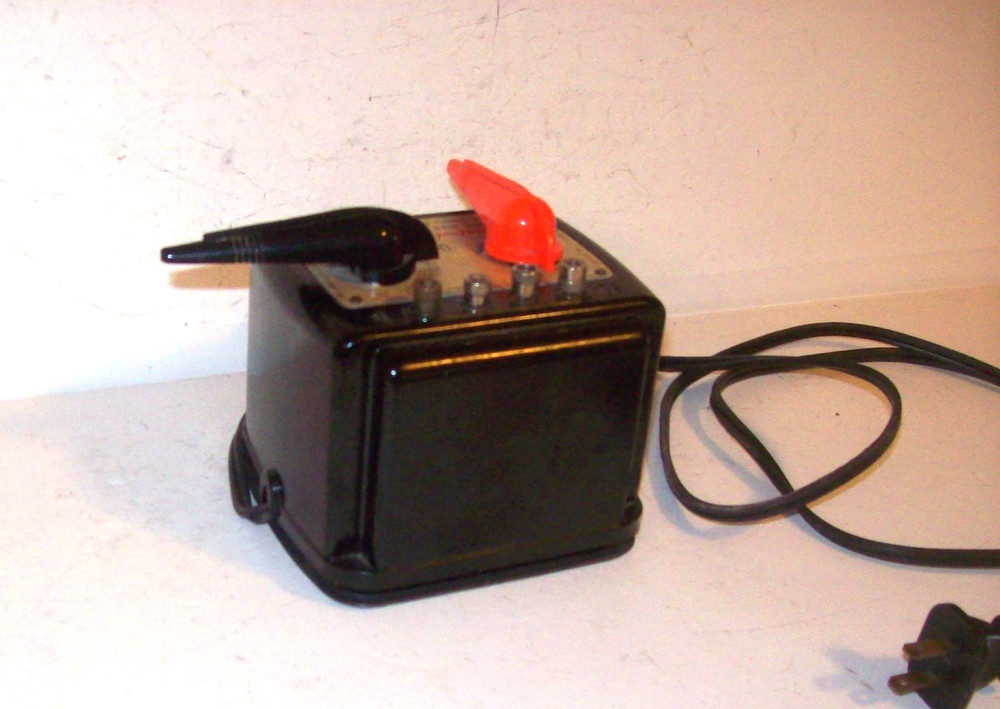 LIONEL POSTWAR TYPE #1033 O GAUGE 90 WATT TRANSFORMER