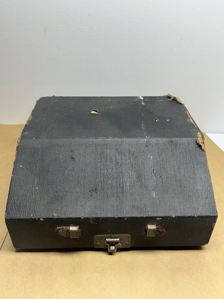 1927 Royal P107370 Portable Typewriter Duotone