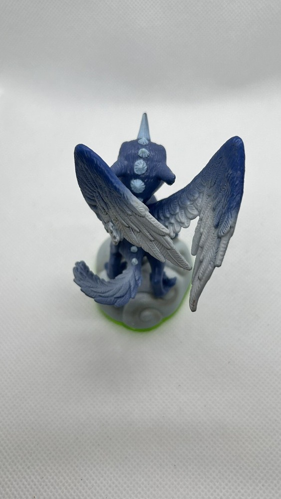 WHIRLWIND Skylanders Activision Toy Figure w/ Trading Card Sticker Code 2011