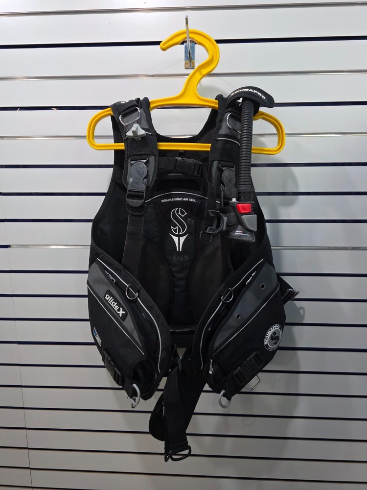 ScubaPro Glide BCD, Weight Intergrated, Inflator Regulator / Air 2
