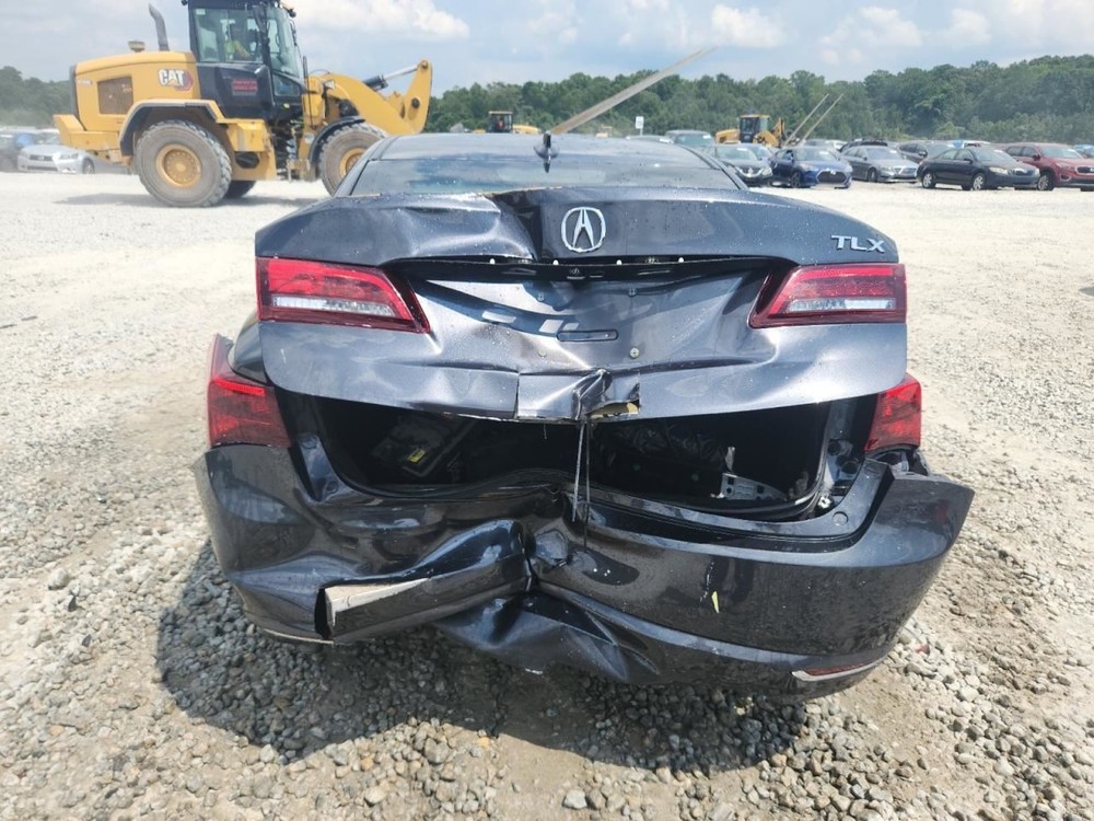 TLX 2016 Glove Box 4790332