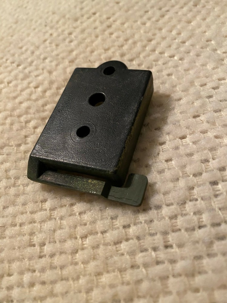 Wide 3 Hole Plastic Quiver Mount