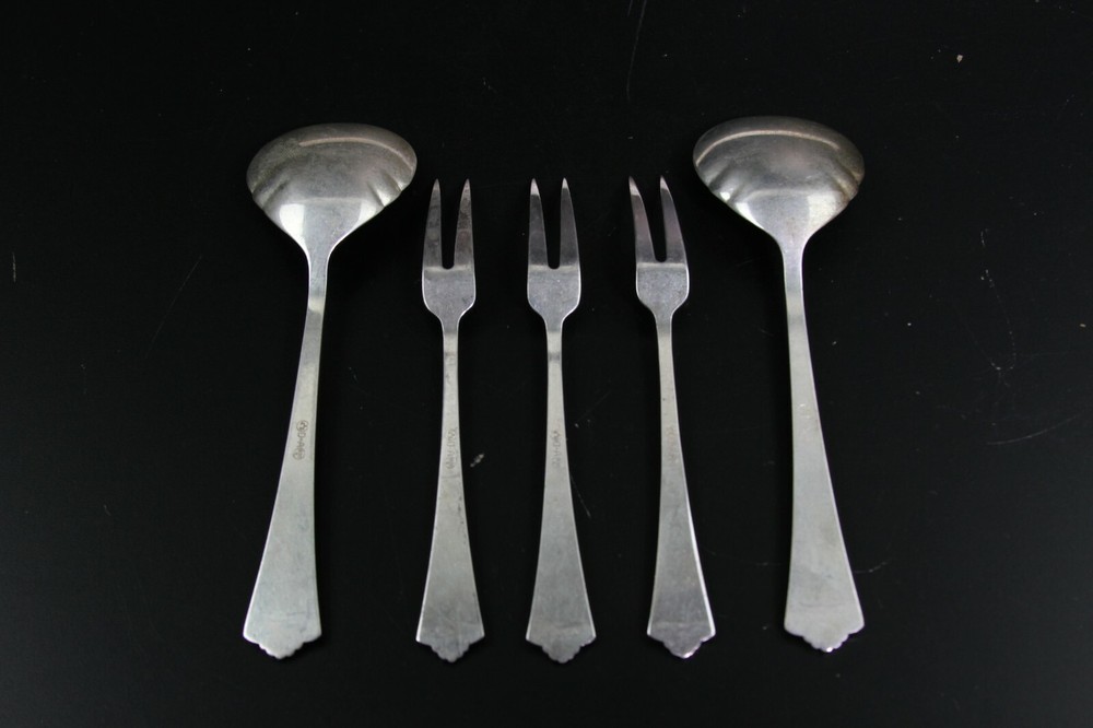 DAVID-ANDERSEN NORWAY 830 SILVER RADHUS PATTERN (5 PIECES) SPOONS & FORKS