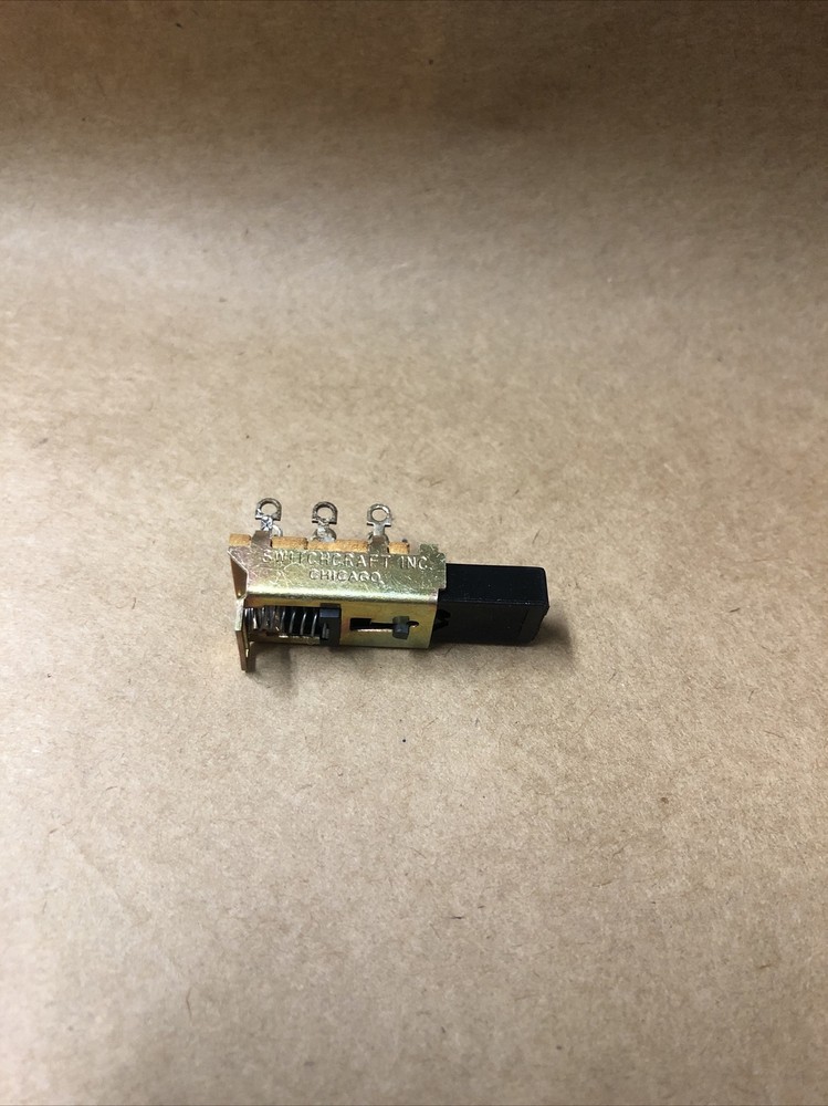 SWITCHCRAFT PART# 75067A10A