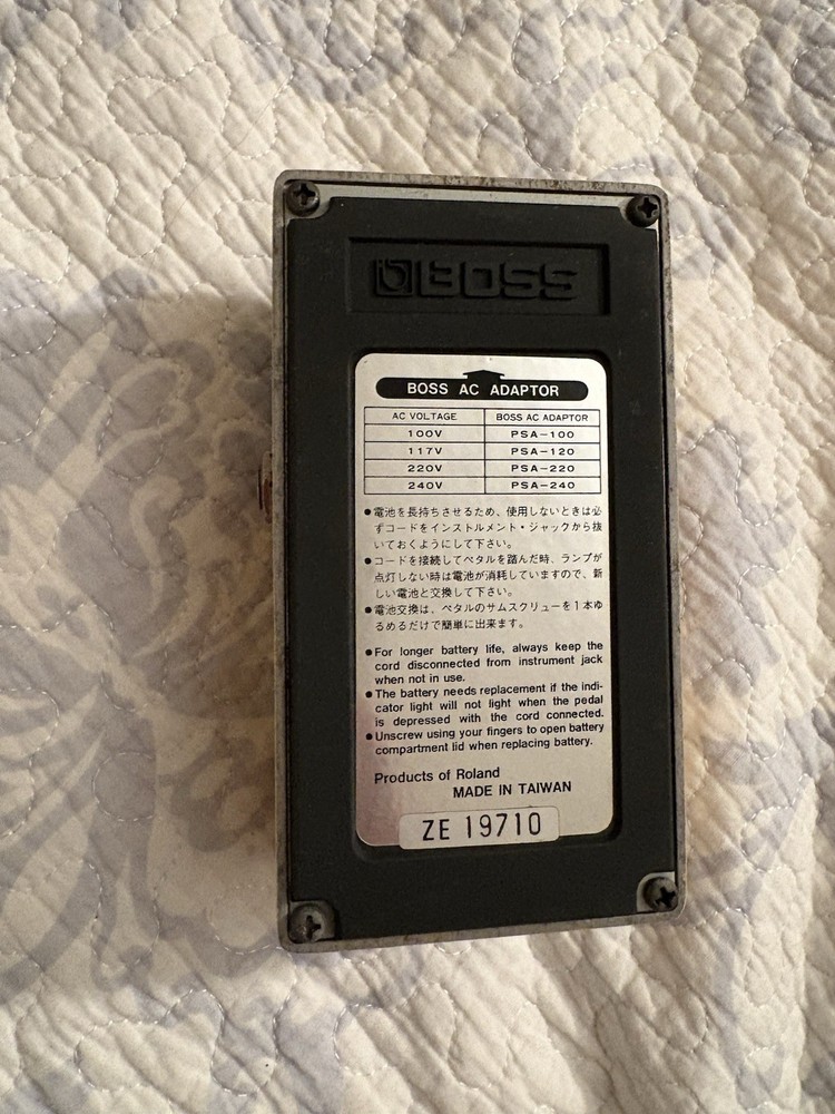 BOSS AW-2 Auto-Wah Pedal