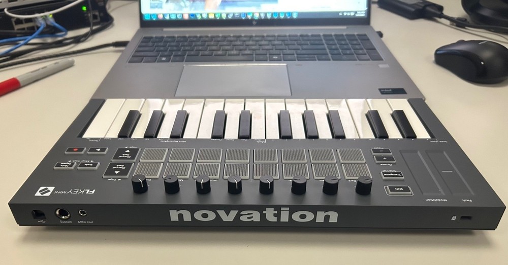 Novation FLkey Mini USB Midi Keyboard Controller 25-Mini Keys FL Studio