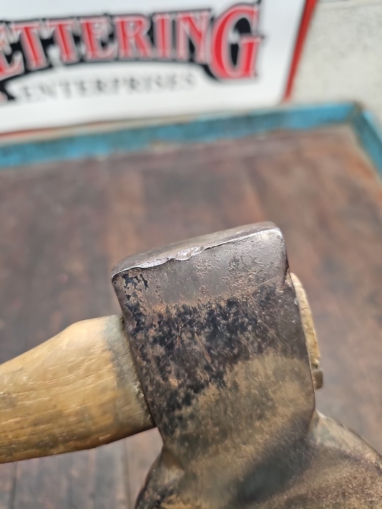 E31- Interesting form antique broad hatchet - Cedar Pattern? Half Sleeper? 2lb7o