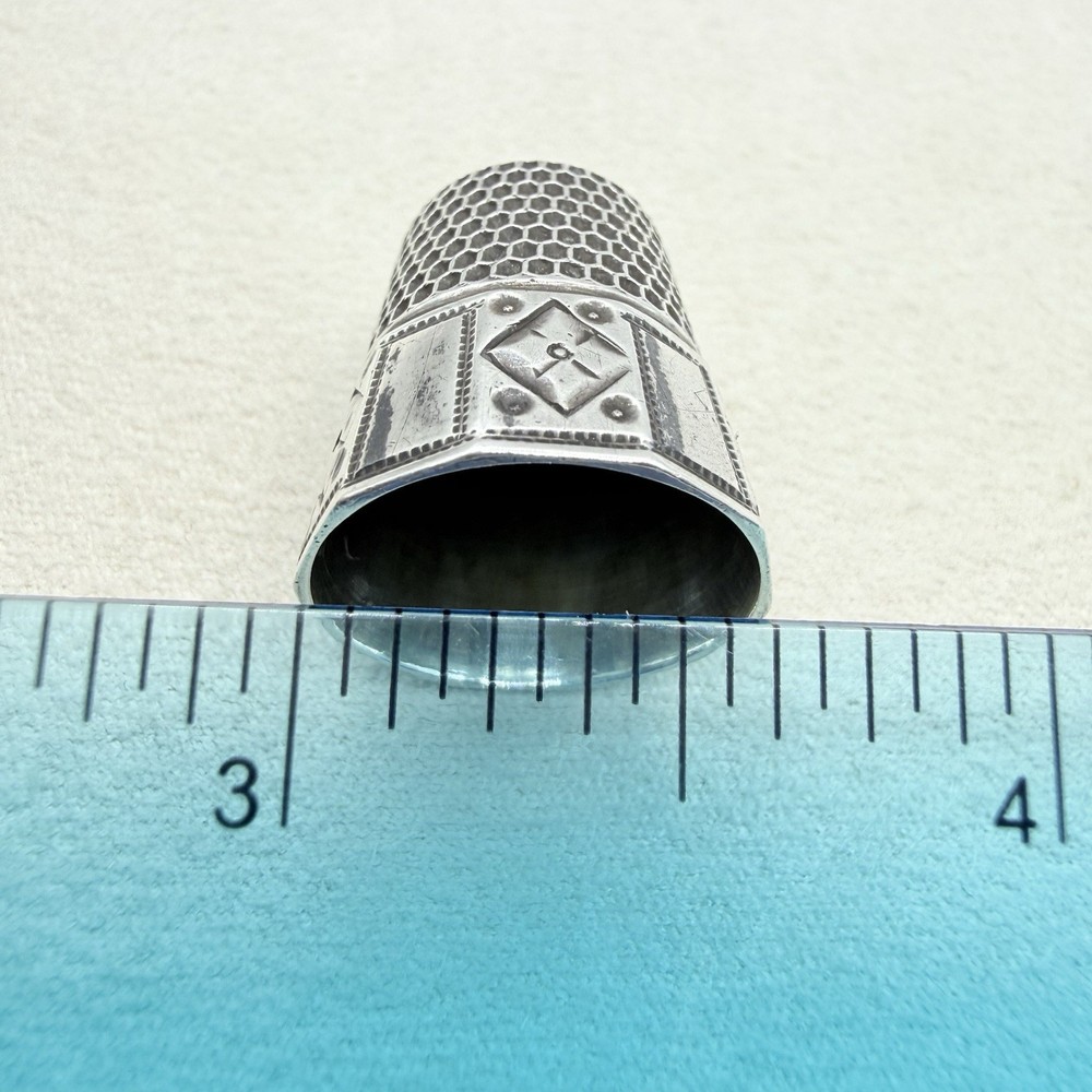Antique Sterling Silver Geometric Pattern Thimble Sewing Accessory Collectible