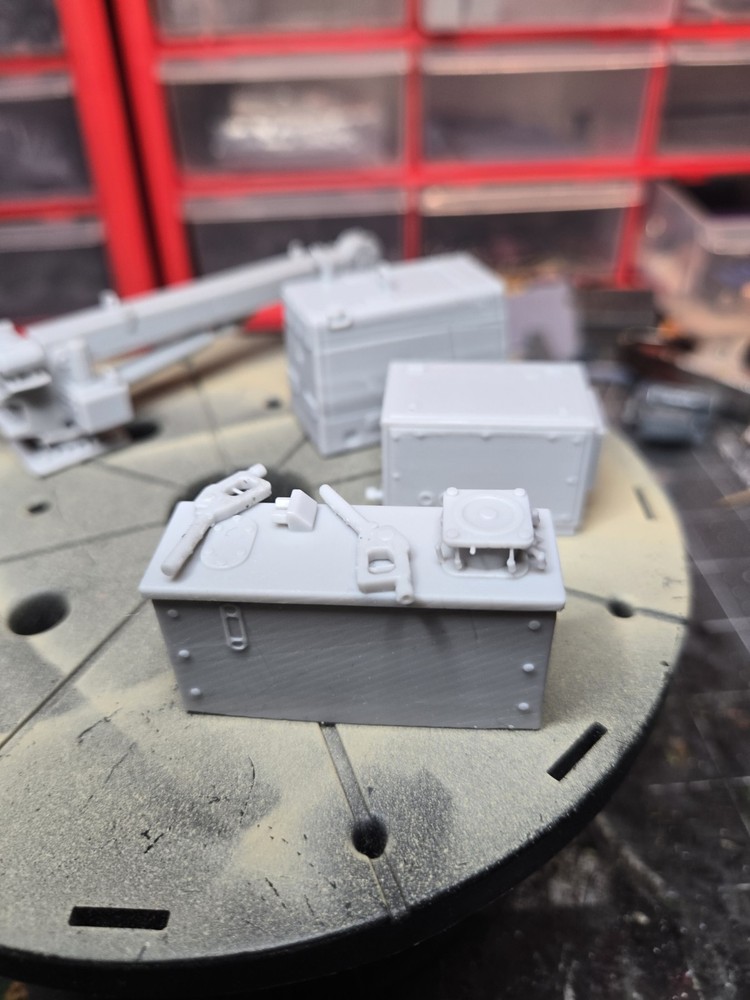 Mechanic Crane Package 1-24 Scale