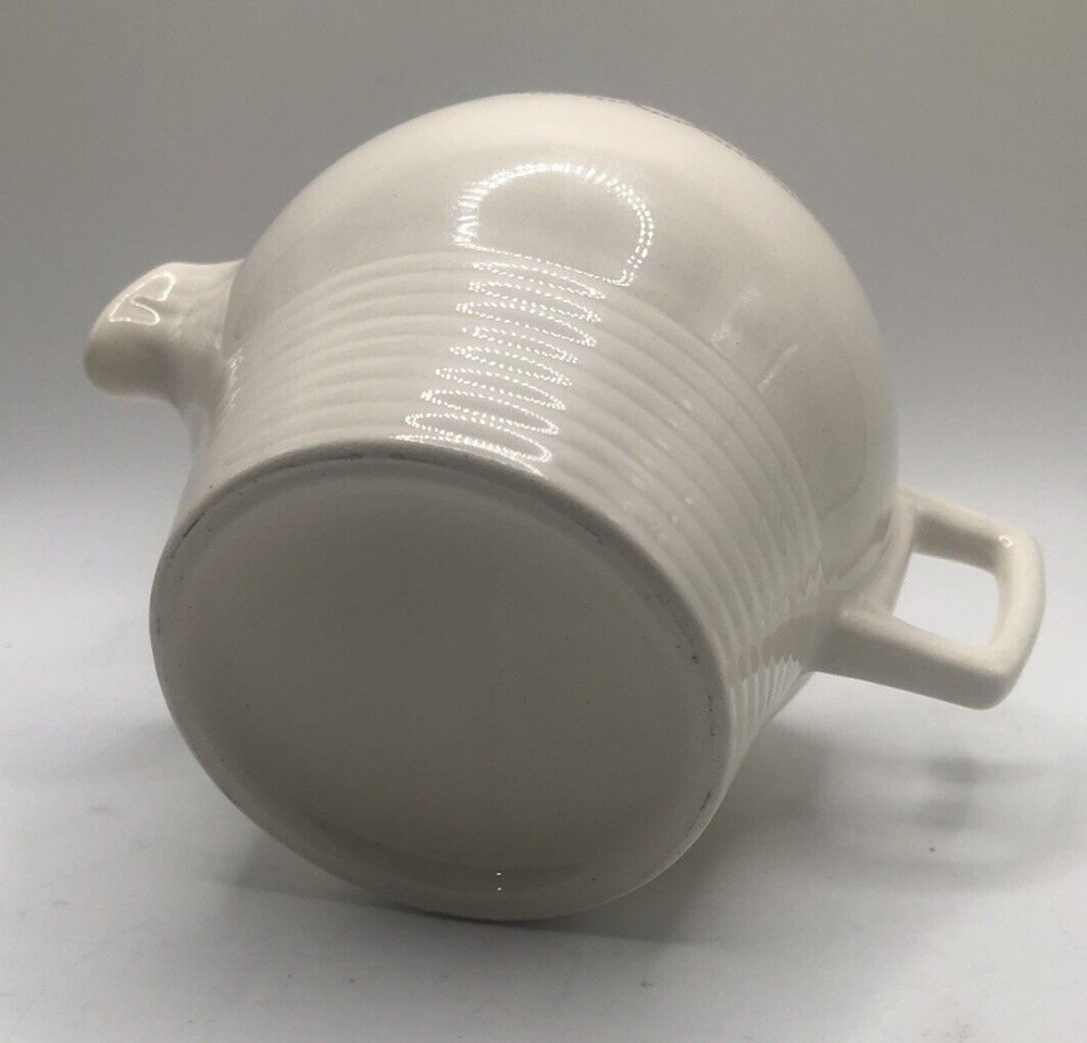 Vintage Salem SLM97 Creamer