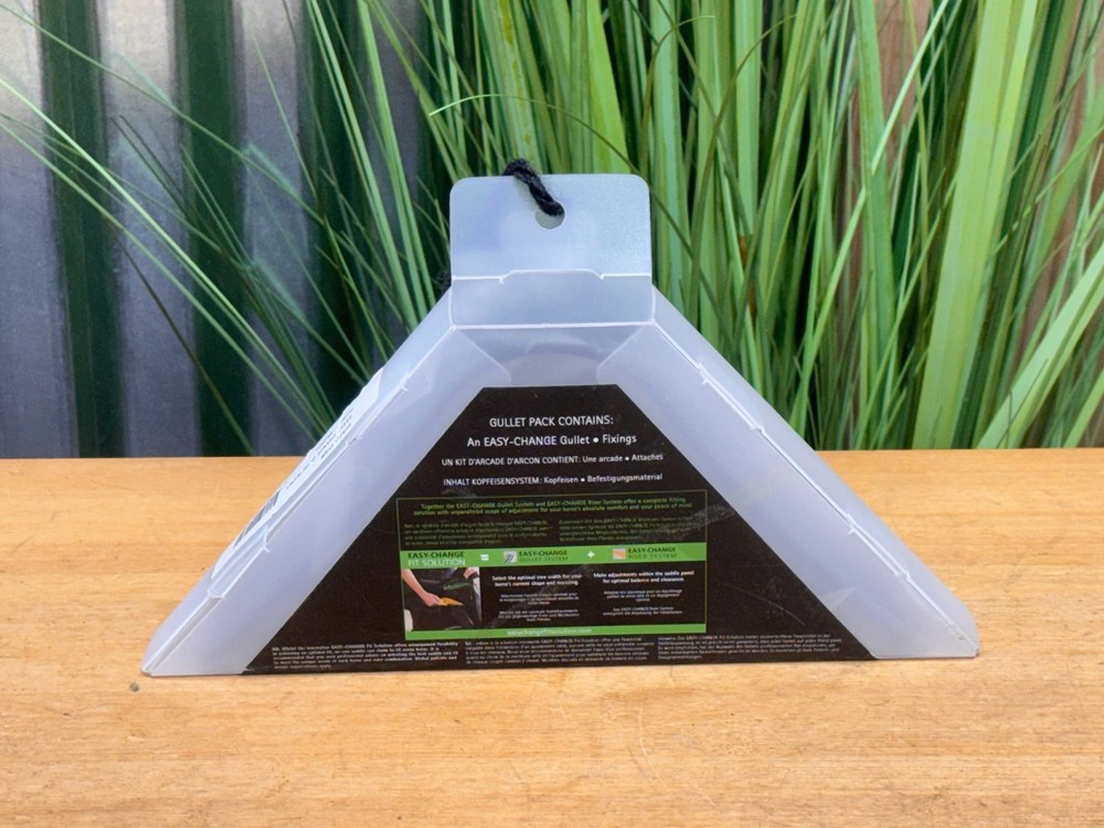 EASY CHANGE GULLET SYSTEM ~ Medium Plate ~ Black ~ Wintec ~ Bates ~ Arena Saddle