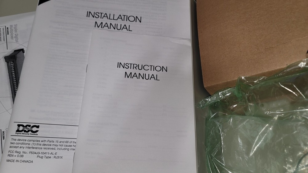 DSC PC2550 Alarm Control Panel Classic Series Board and Enclosure NEW!