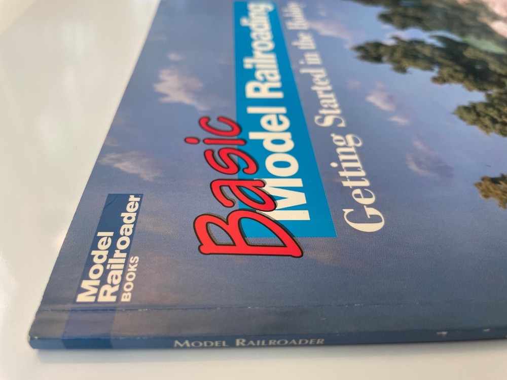 Model Railroader, Basic Model Railroading. FREE SHIPPING! Awesome! 1999