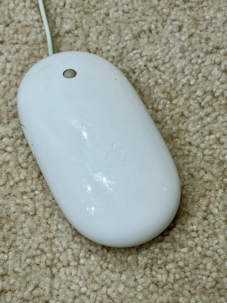 Apple Wired Keyboard A1243 and Mouse A1152
