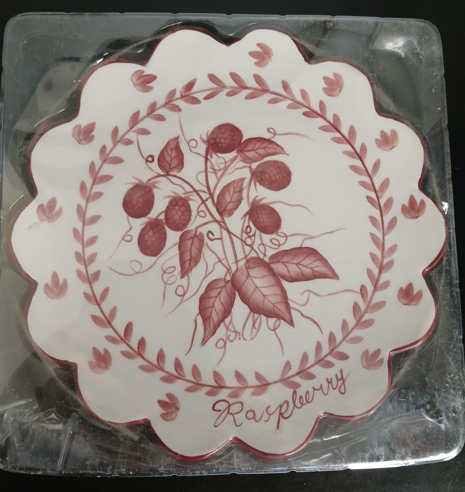 Porcelain Hanging Plate Decor Raspberry design w/ribbon 8”