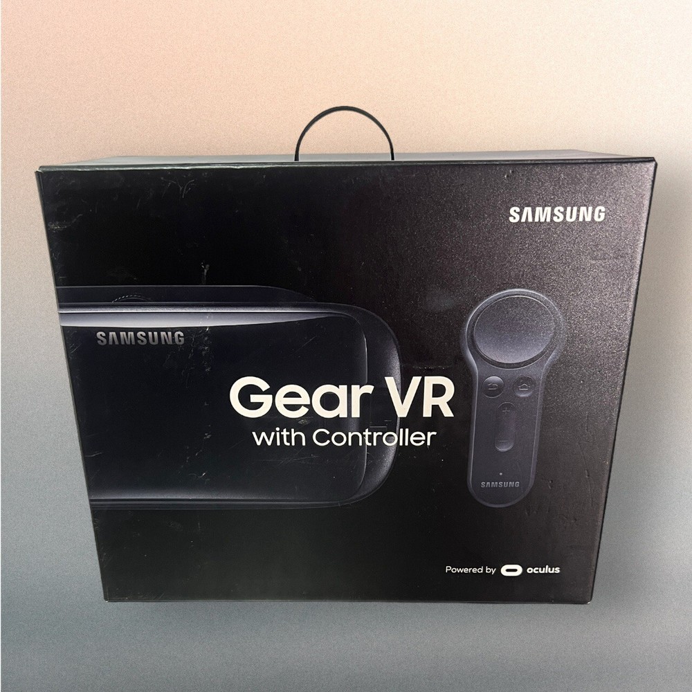 Samsung Gear VR Powered By Oculus Virtual Headset W/Controller SM-R324