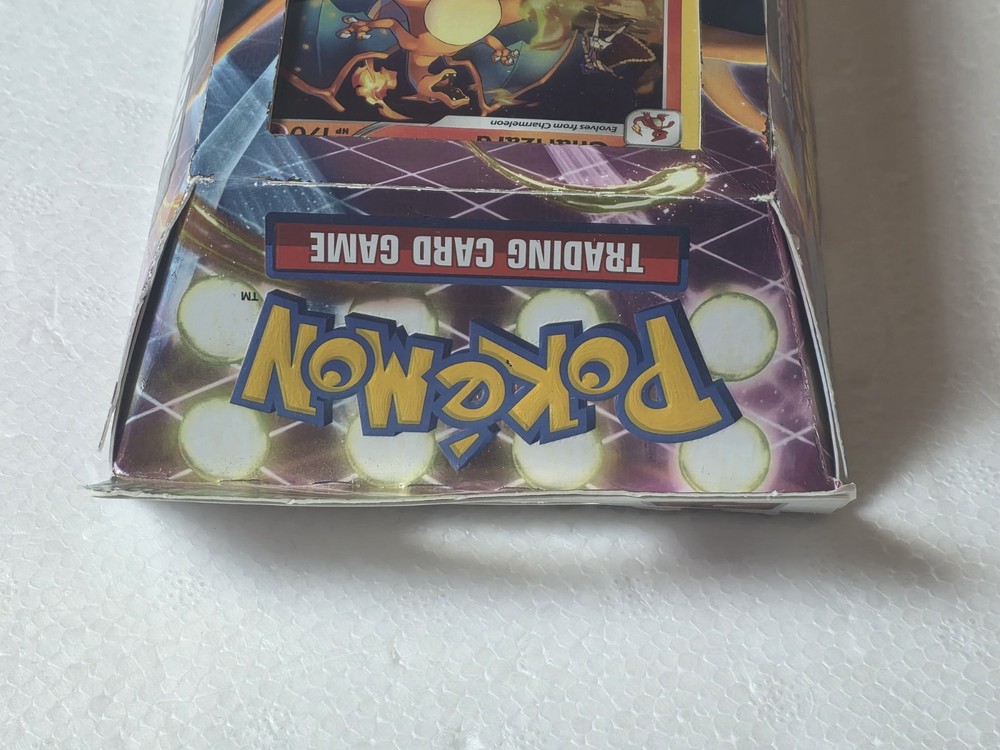 2020 Vivid Voltage Charizard And Drednaw Theme Decks Bundle