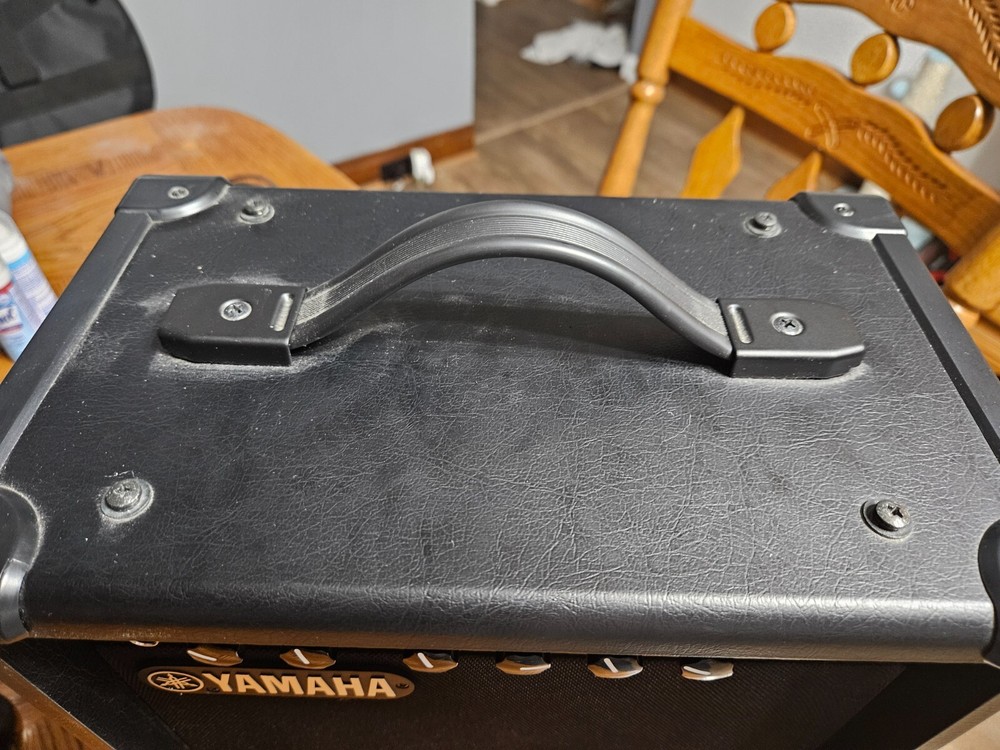 YAMAHA GA15 II Guitar Amplifier