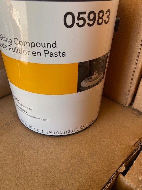 3M 05983 Paste Rubbing Compound (1 Gallon)