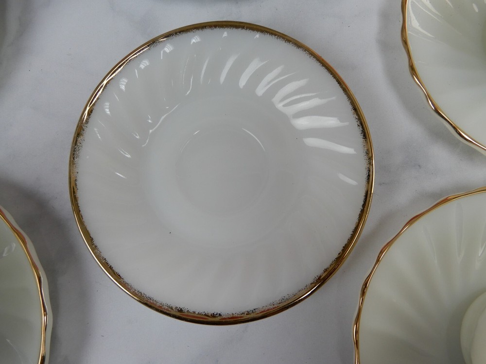 23 Piece Anchor Hocking Golden Shell Dinnerware
