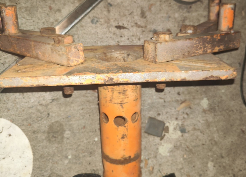 Engine Mount with Rotating Head Adjustable engine mount plate