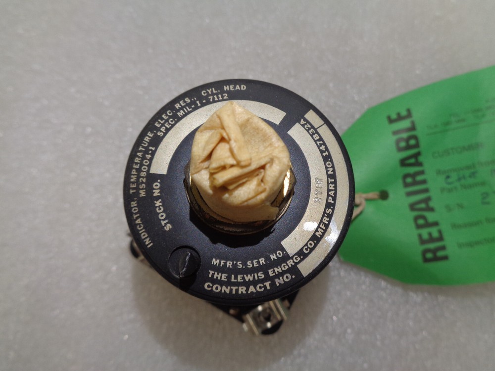 LEWIS ENGINEERING AIRCRAFT TEMPERATURE INDICATOR 147B32A