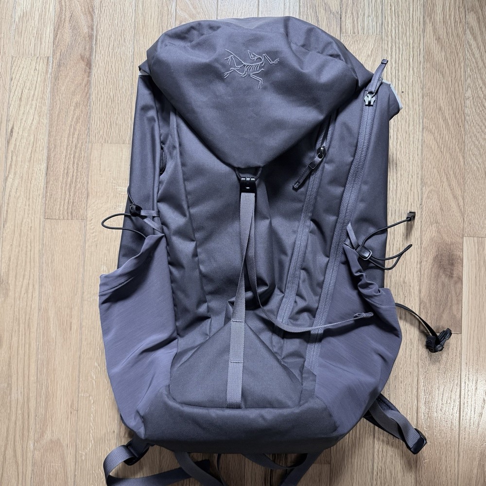 Arc’teryx Mantis 20 Backpack Gray Excellent Condition Lightly Used