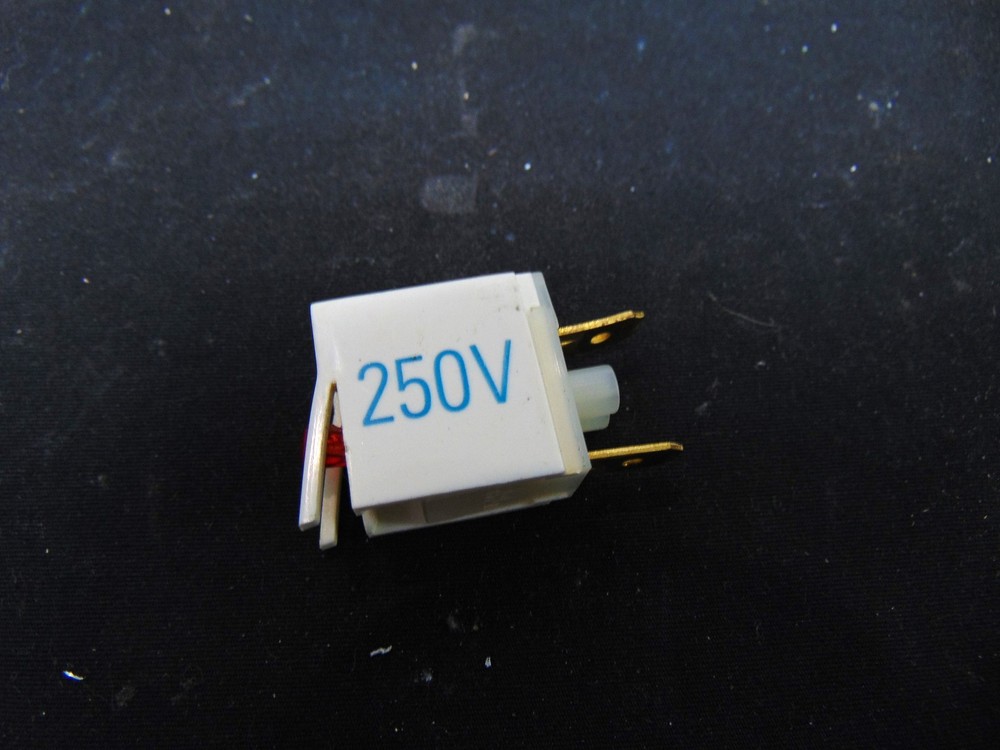 GE Electric Range JB650SF2SS Light Indicator Pilot WB25X20005