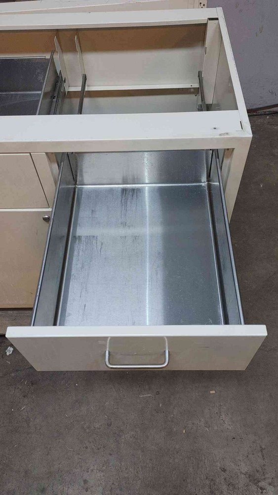 Jamestown 3' Mixed Casework W/ Lock (SKU : 106814)