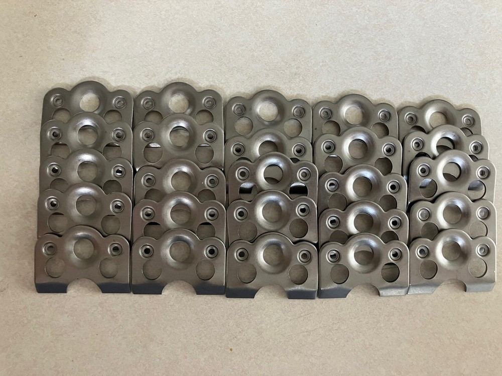 100  1/4  Quick Turn Dzus Plates .