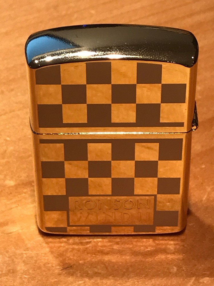 CLASSIC RONSON WIND II CHECKER LIGHTER WITH PROTECTIVE SLEEVE