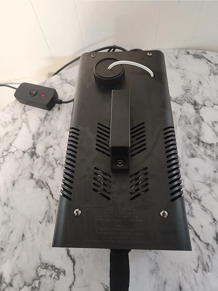 650W Snow Machine Wired Remote Control Great Machine for Parties USED