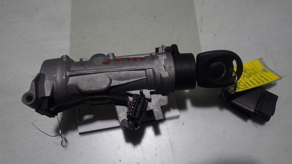 08 VOLKSWAGEN RABBIT Ignition W/Key