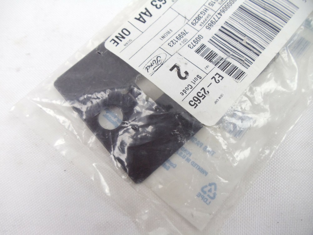 Ford 3C5Z-14A163-AA Clip Hitch Bracket