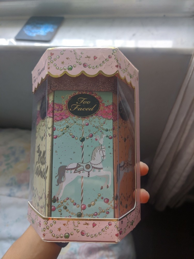 Too Faced carousel Set NIB 100% Authentic