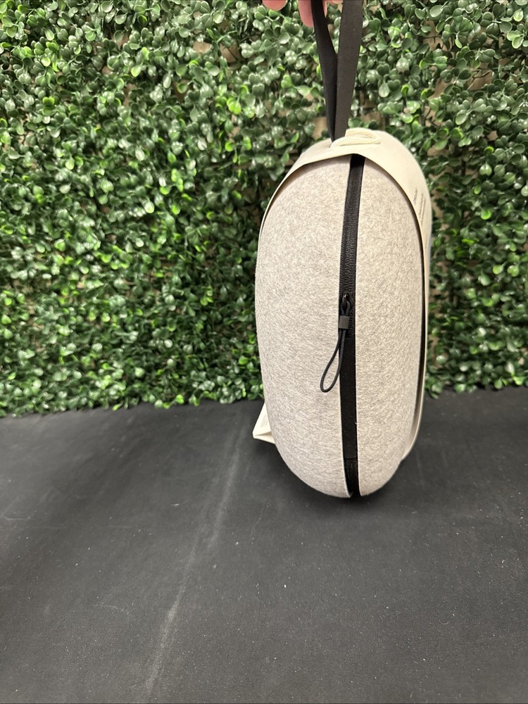 Meta Quest Compact Carrying Case for 3/3S