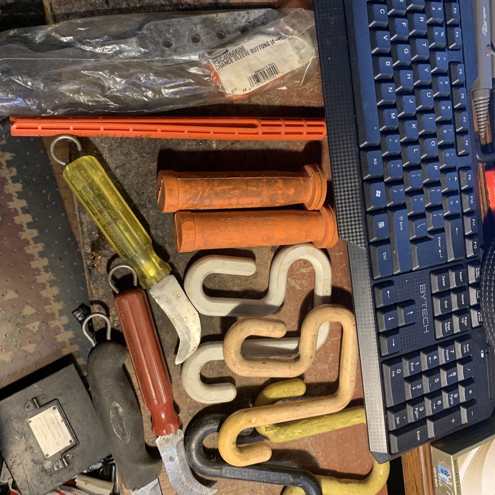 LOT OF LINESMAN TOOLS